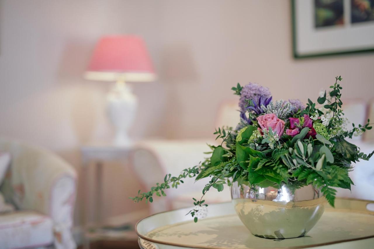 Romantik Hotel & Restaurant Hirsch Sonnenbühl エクステリア 写真