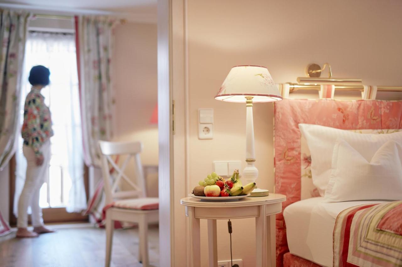 Romantik Hotel & Restaurant Hirsch Sonnenbühl エクステリア 写真