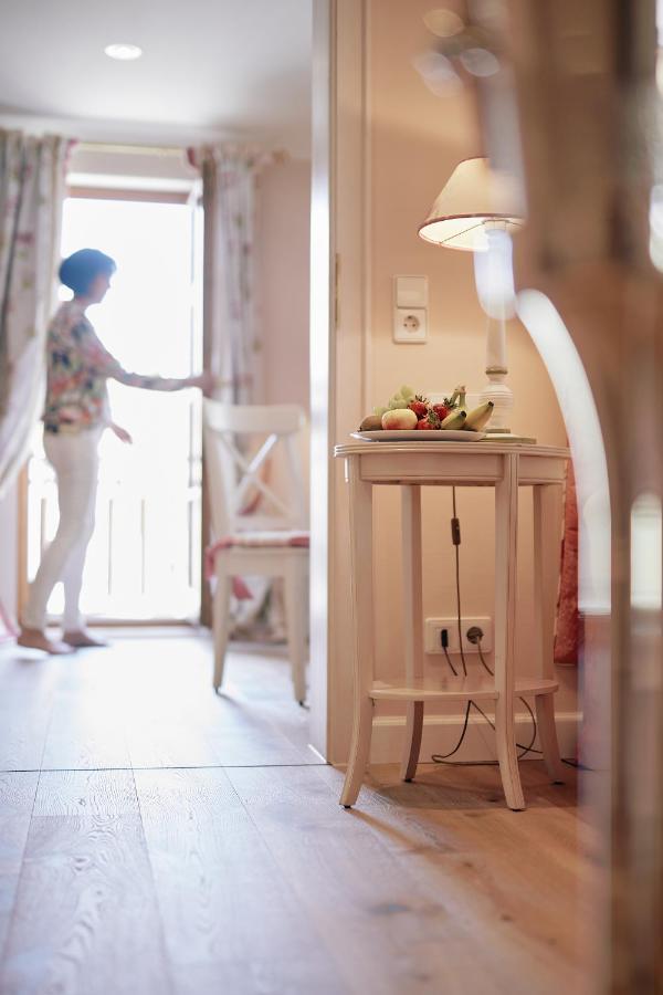 Romantik Hotel & Restaurant Hirsch Sonnenbühl エクステリア 写真